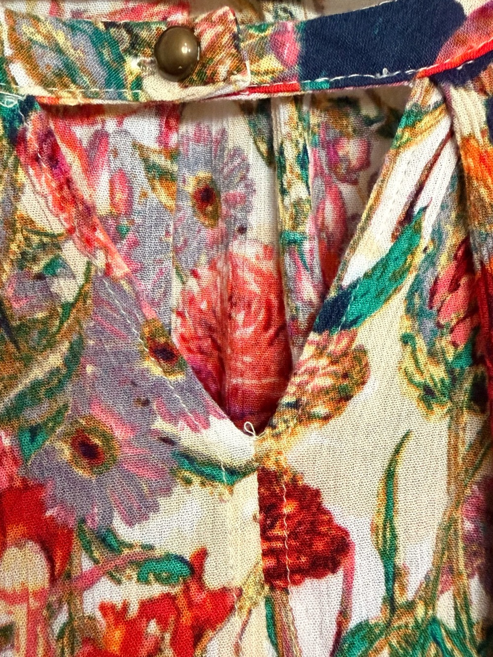 JODIFL Multicolor Floral Tunic with Red Roses - Picture 4 of 8